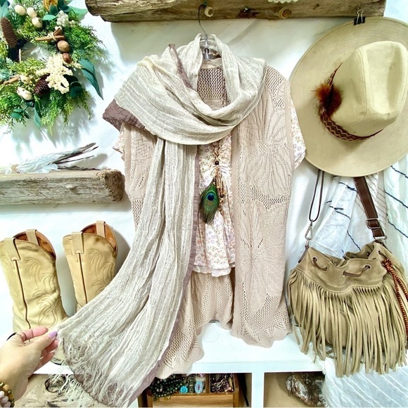 Accessories - ⭐️Trendy gauze reversible scarf/wrap w prairie/cottage core vibe
